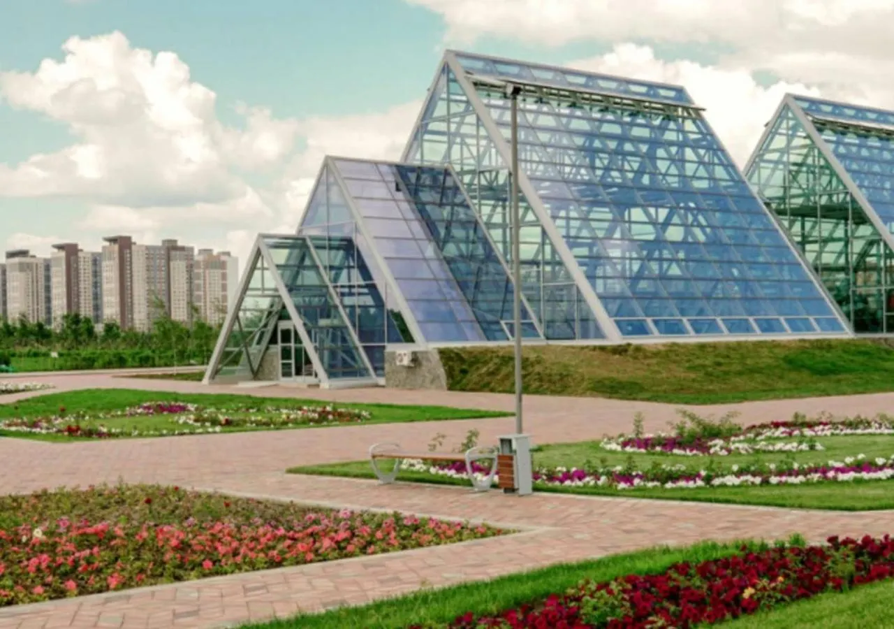Оазис-Апартаменты У Ботанического Сада И Expo Astana Lägenhet